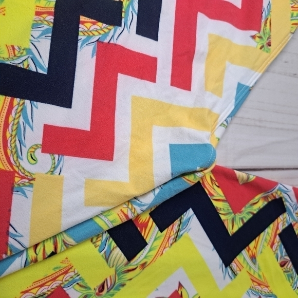 3 FOR 12 SALE LuLaroe Leggings Tall & Curvy - Picture 3 of 12